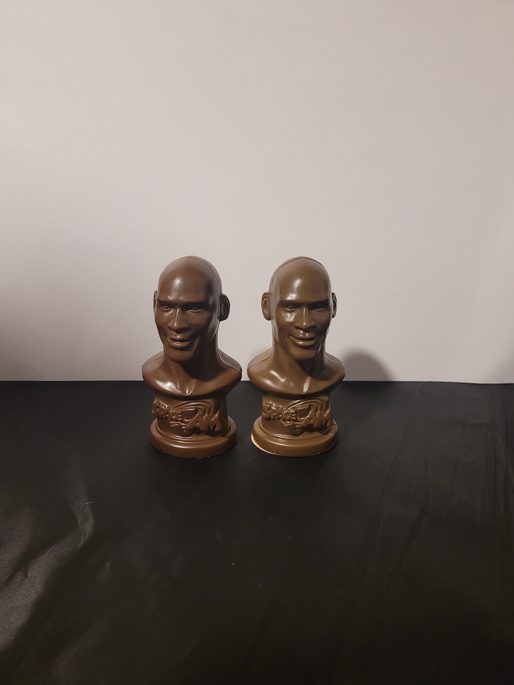 Michael Jordan 90's Trophy Treats Bust Full Of Basketball Gumballs Never Open